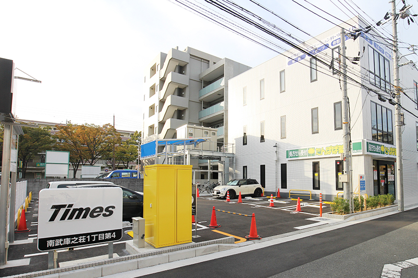 車でお越しの方